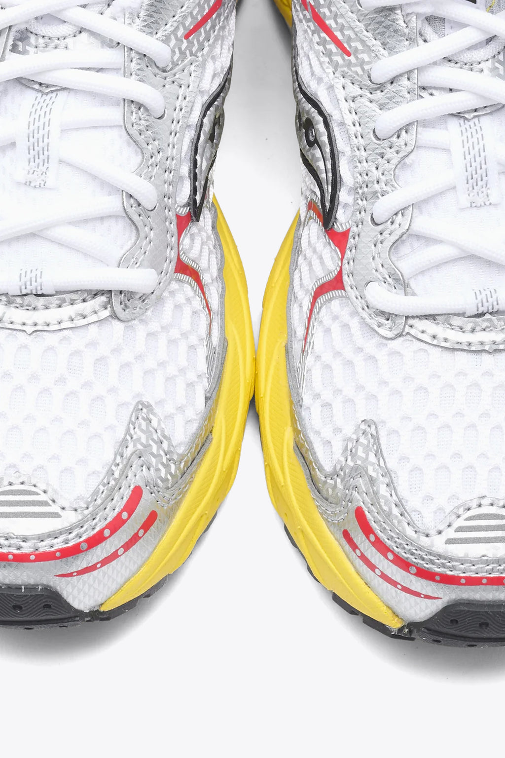 alt-image__Sneaker-bassa-in-mesh-bianca-con-dettagli-argento-e-rossi-e-suola-gialla---Progrid-Ride-1
