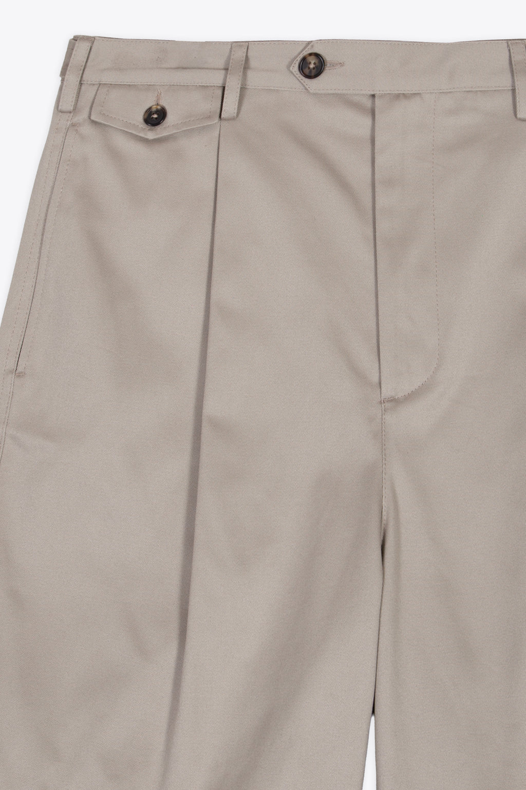 alt-image__Bermuda-in-gabardina-beige-relaxed-fit-con-pince