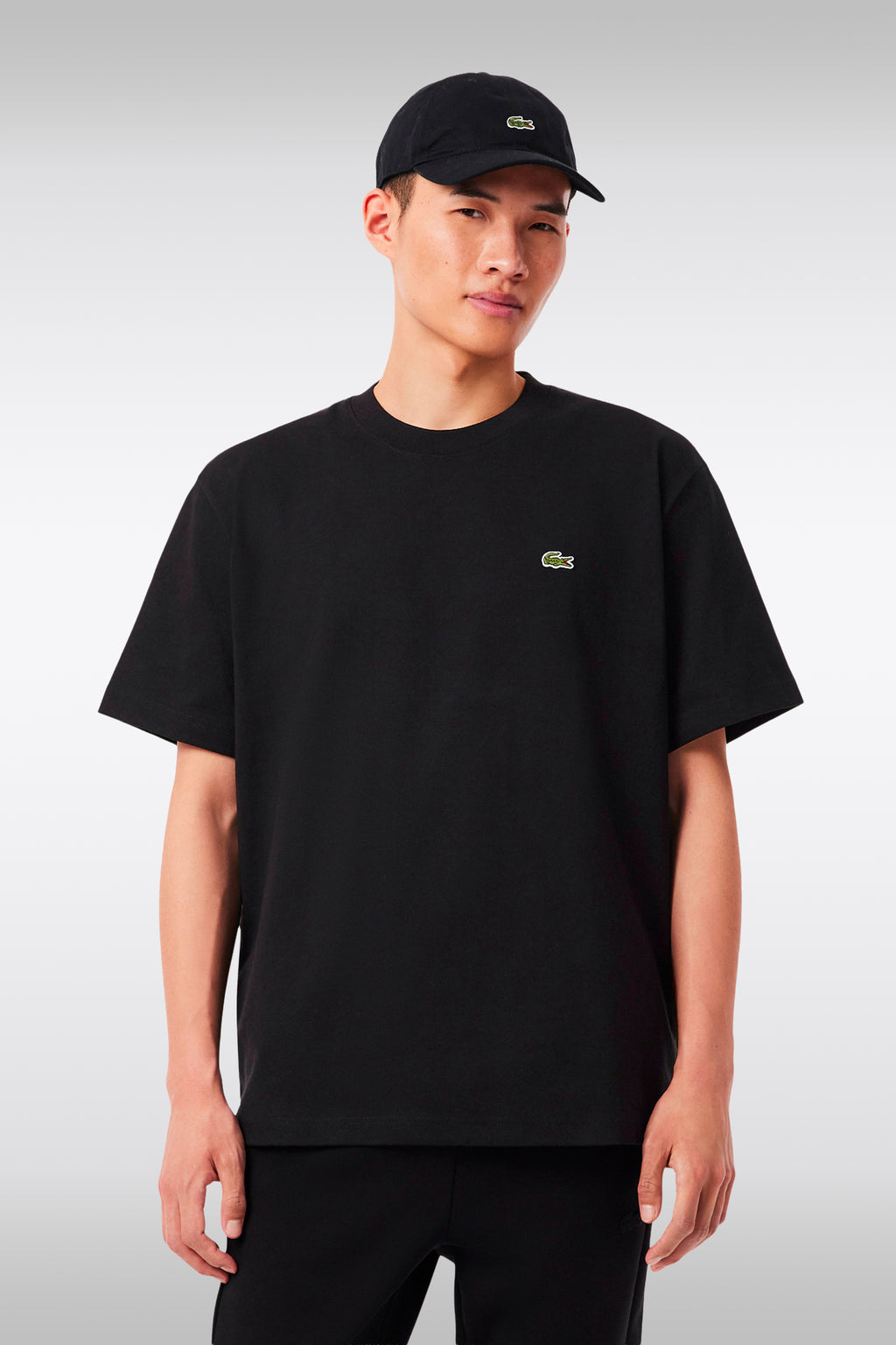 alt-image__T-shirt-nera-loose-fit-in-cotone-con-logo-ricamato-al-petto
