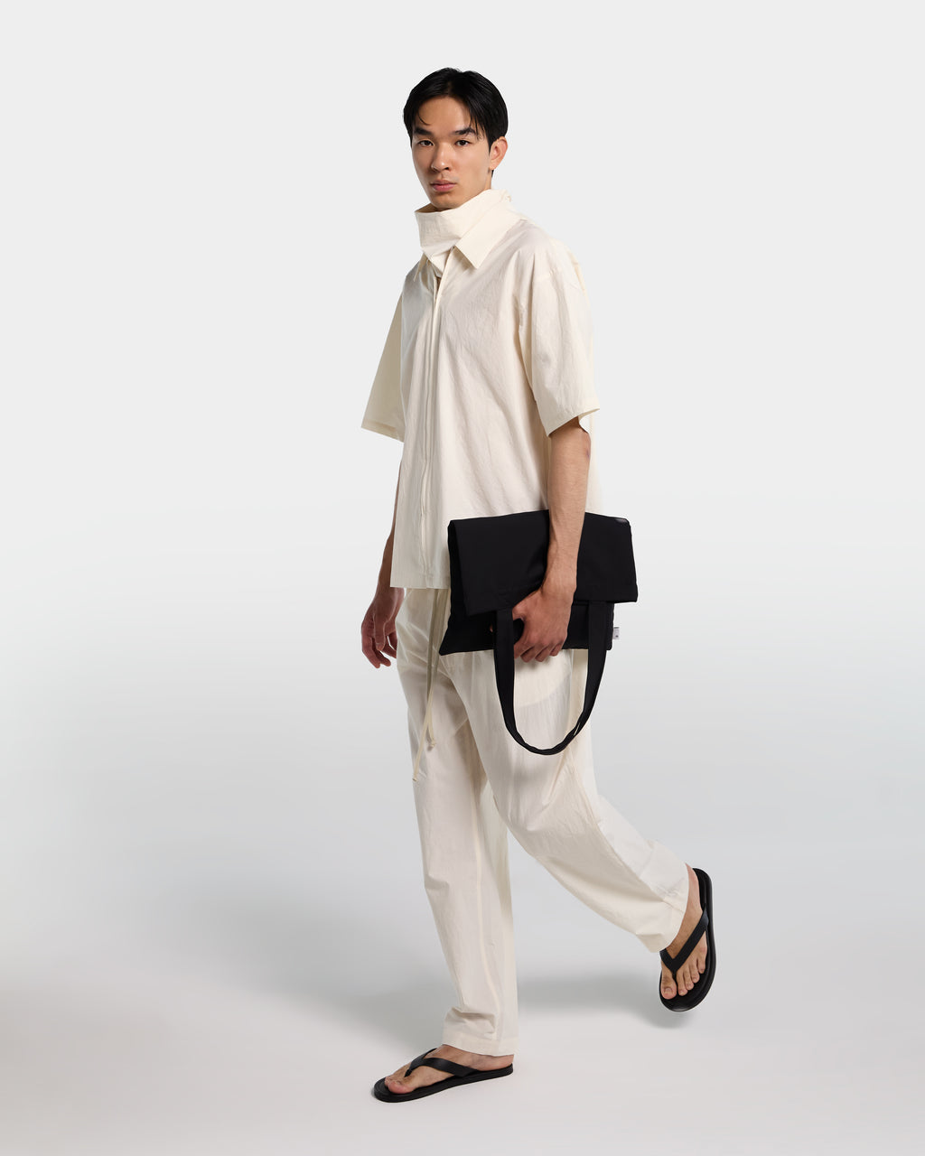 alt-image__Pantalone-loose-fit-in-popeline-di-cotone-panna