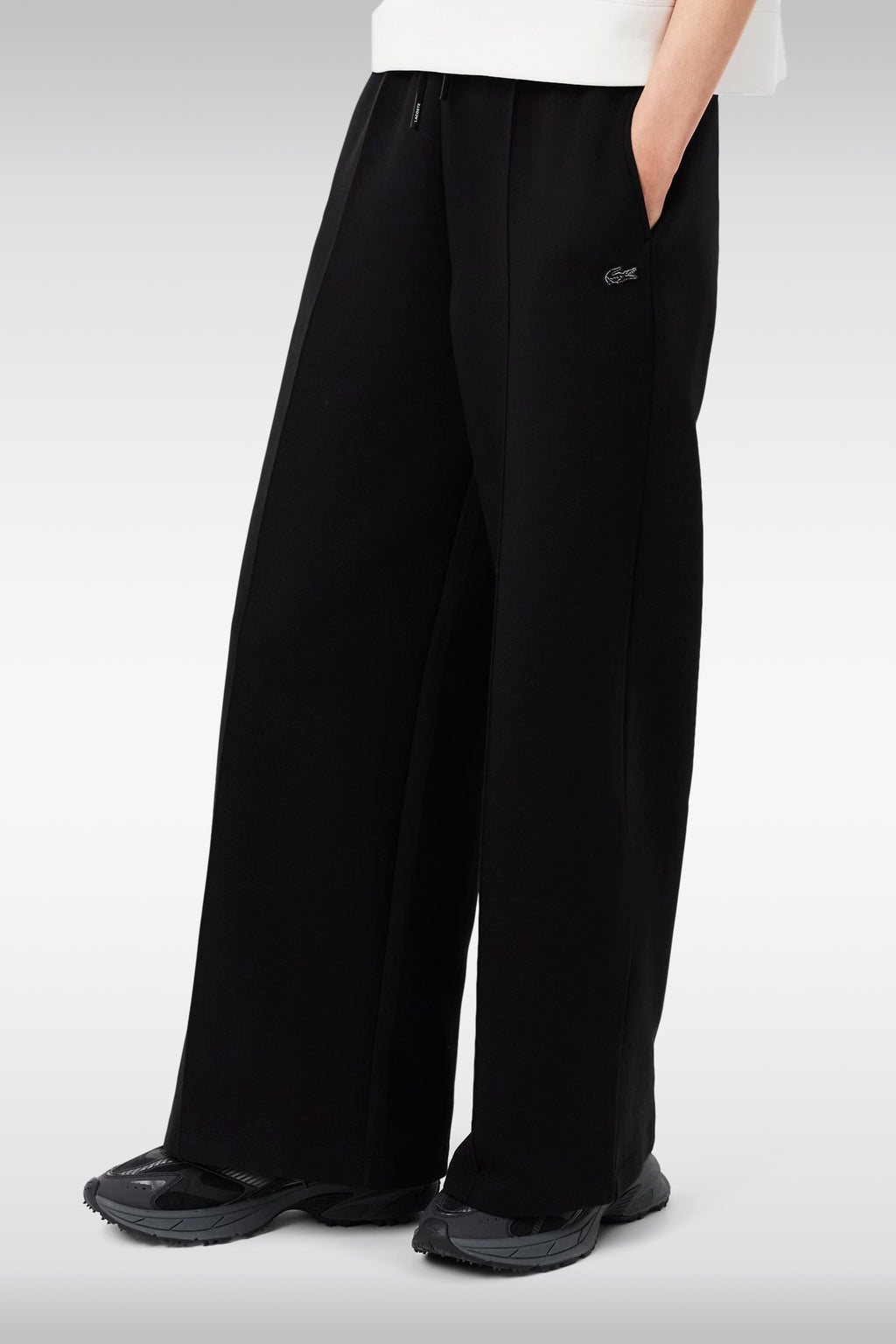alt-image__Pantalone-baggy-nero-in-felpa-con-logo-tono-su-tono
