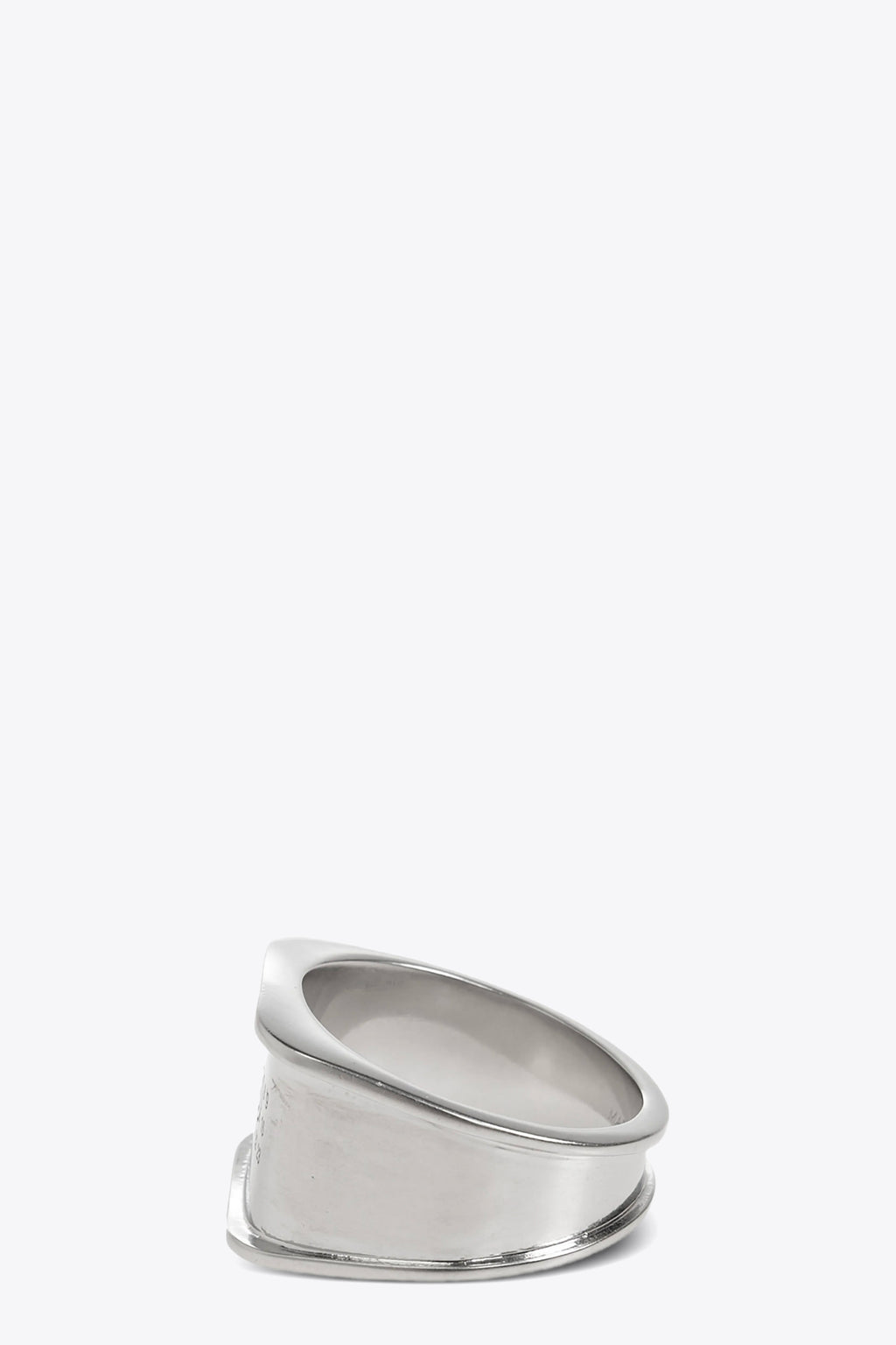 alt-image__P9264-Argento