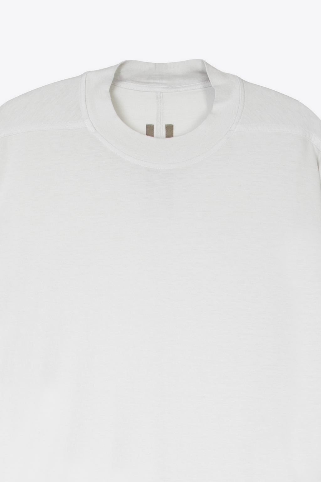 alt-image__T-shirt-oversize-bianca-in-cotone-con-fondo-a-taglio-vivo---Tommy-T