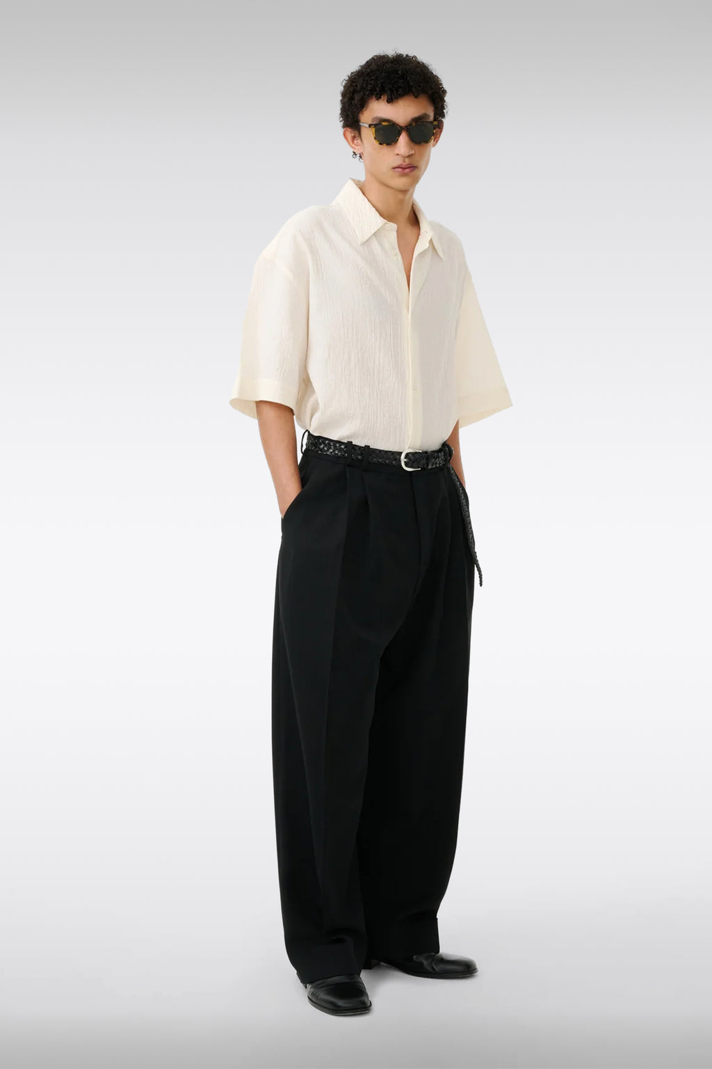 alt-image__Pantalone-baggy-nero-in-lana-tecnica-con-doppia-pince---Line