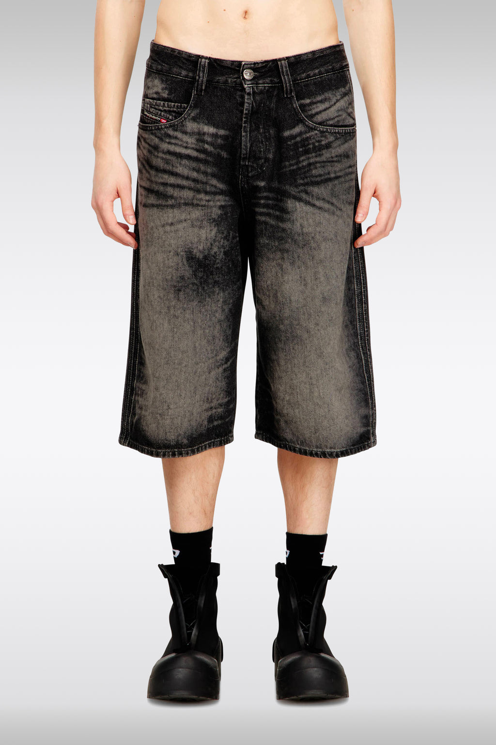 alt-image__Black-stonewashed-denim-baggy-jorts---D-Enim-M-Short-S