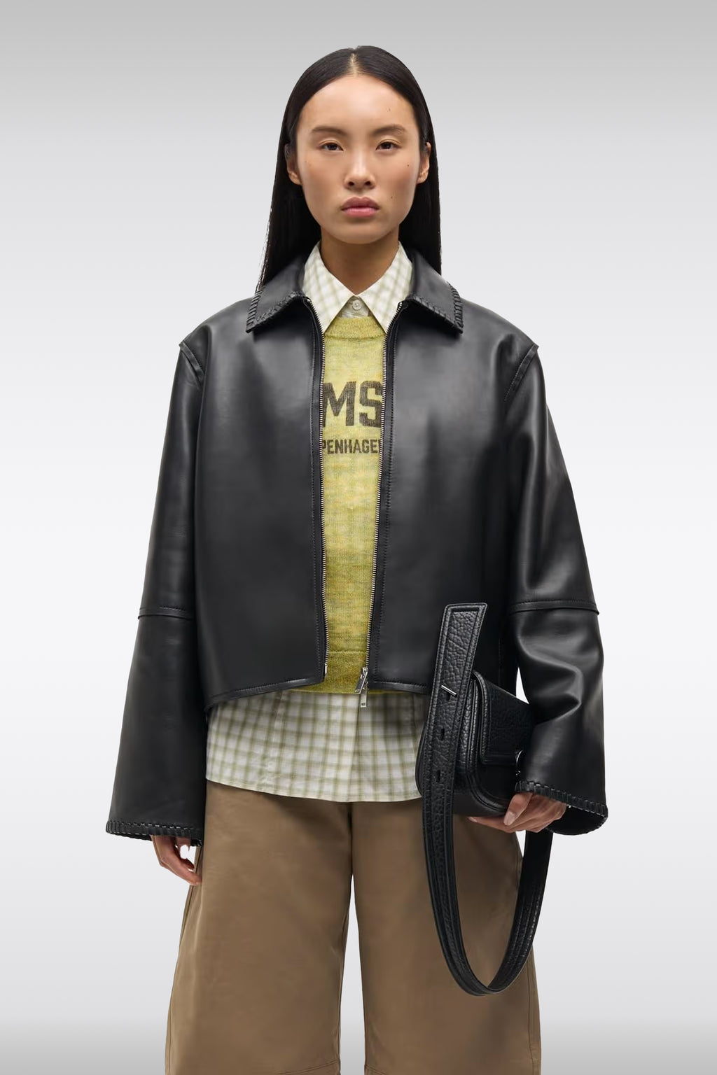 alt-image__Giubbotto-nero-in-pelle-con-intreccio-al-collo---Salylo-Leather-Jacket