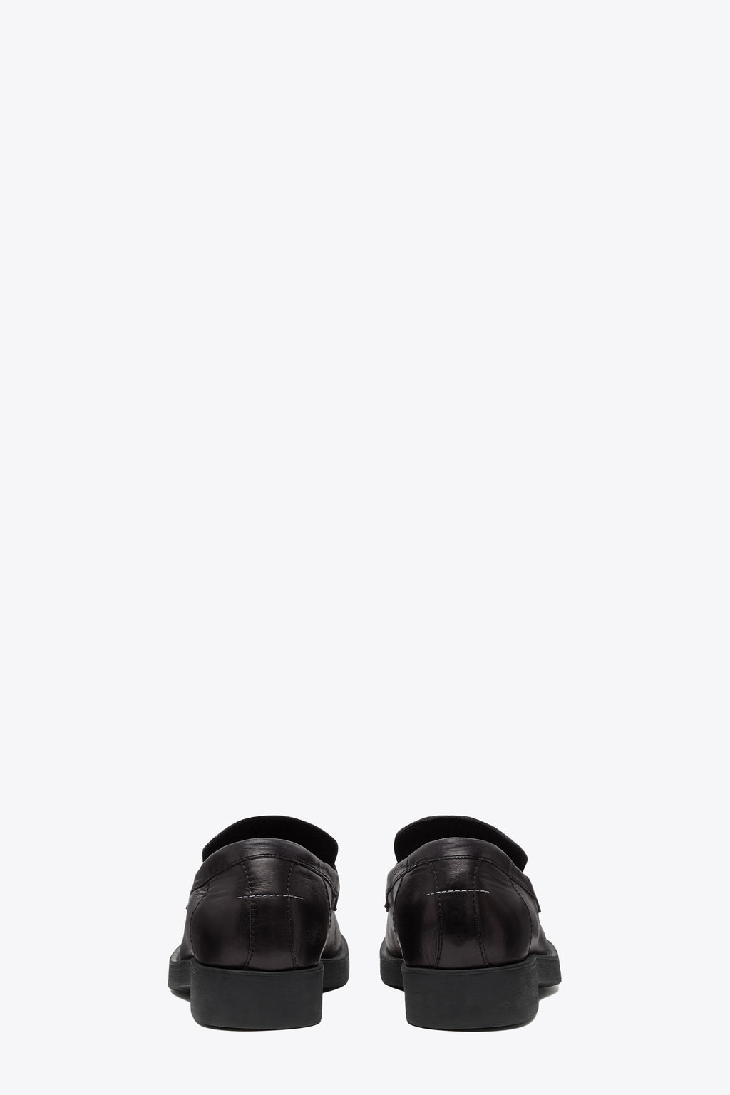 alt-image__Mocassino-nero-in-pelle-con-logo-numeric
