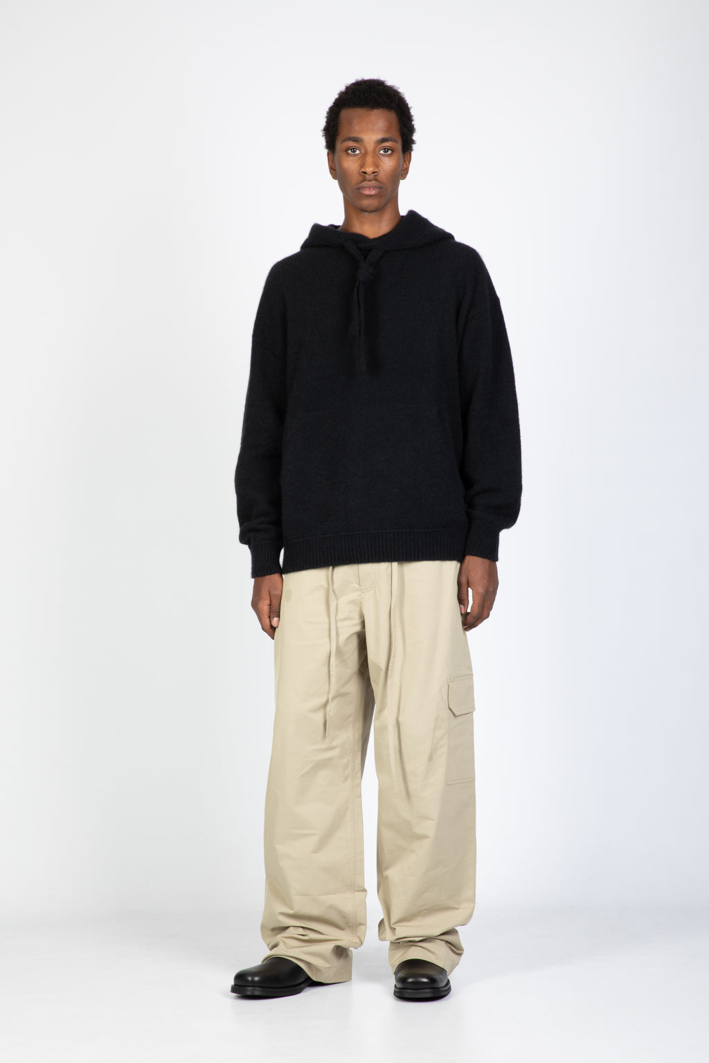 alt-image__Pullover-nero-in-cashmere-con-cappuccio