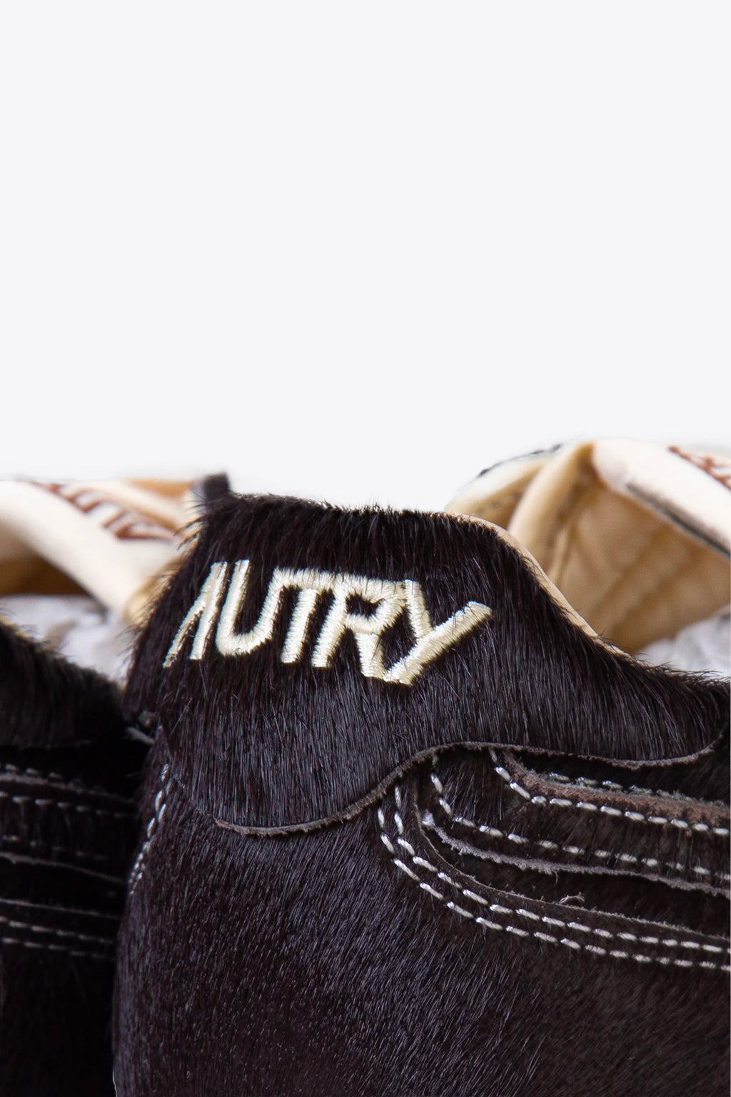 alt-image__Sneaker-bassa-in-cavallino-marrone---Windspin-Low
