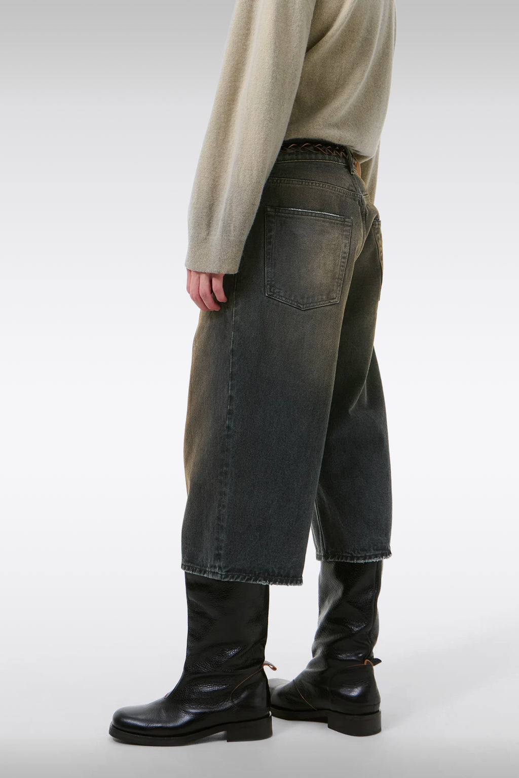 alt-image__Sandblasted-vintage-black-denim-baggy-jorts---Capri-Cut