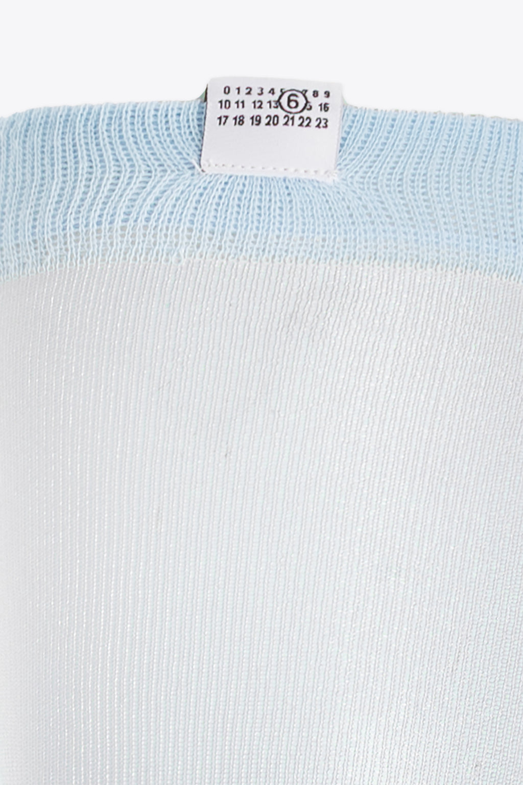 alt-image__Calzini-velati-in-organza-celeste