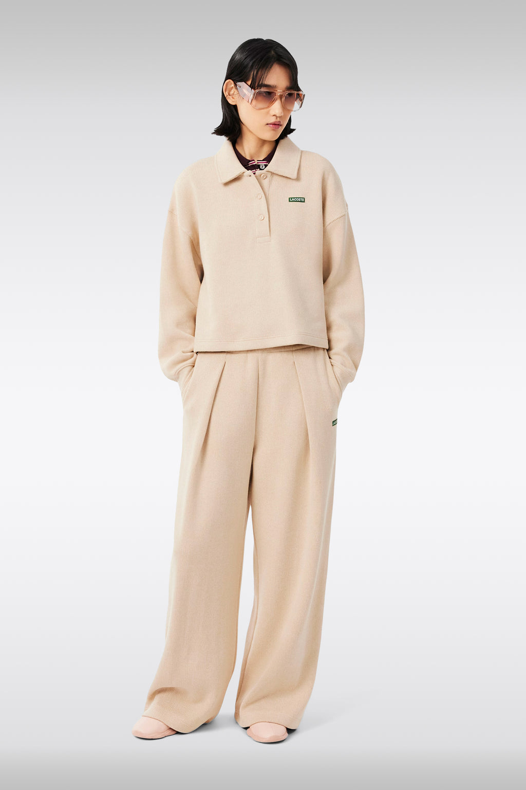 alt-image__Pantalone-in-maglia-a-coste-beige-baggy-con-pince-frontale