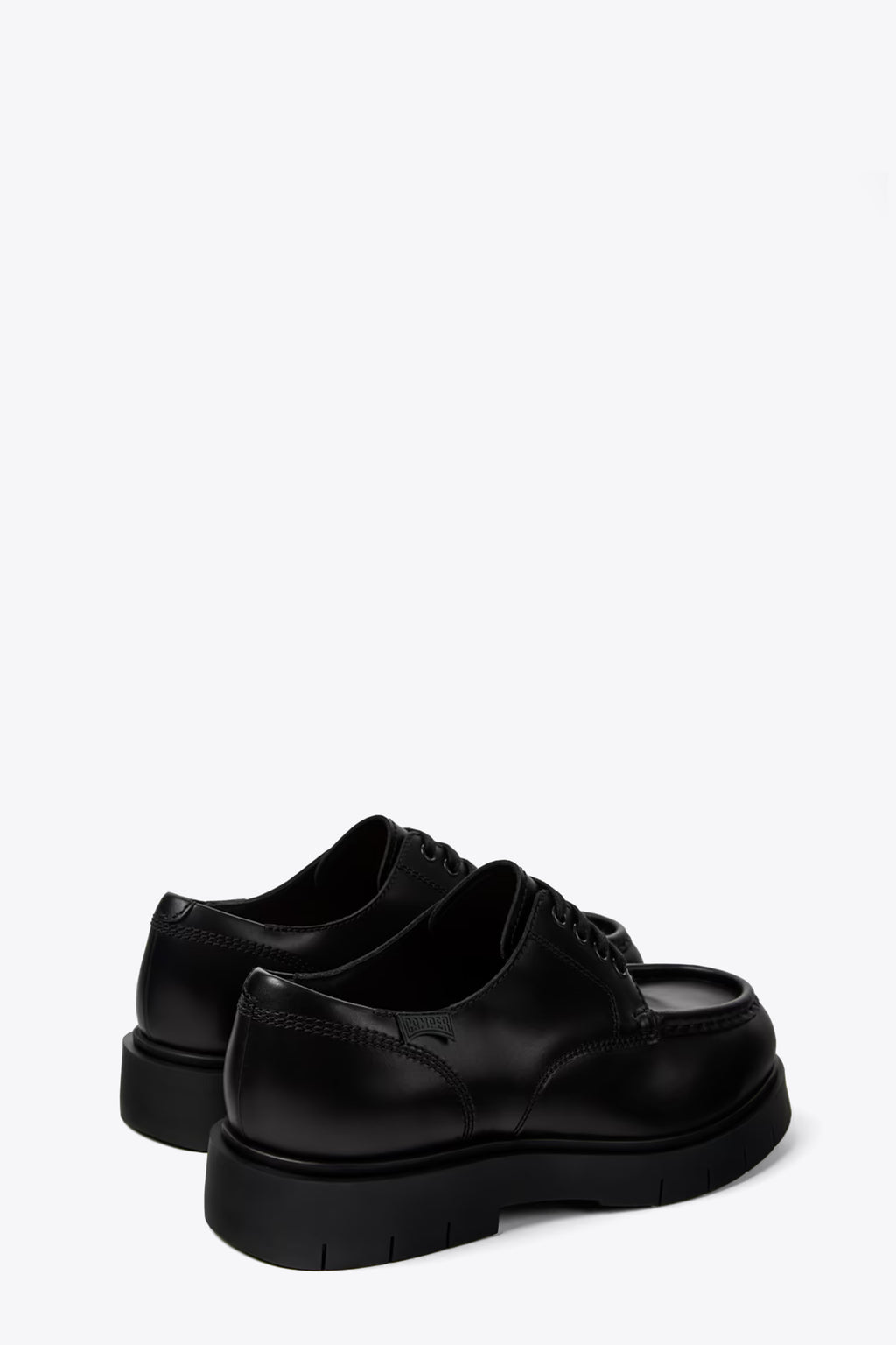 alt-image__Scarpa-derby-in-pelle-nera-con-cucitura-a-vista---Alaro