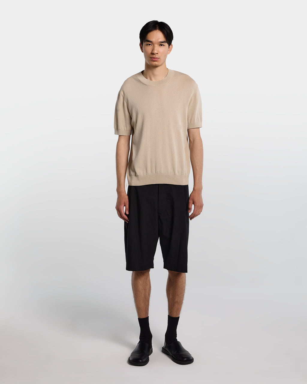 alt-image__T-shirt-in-maglia-color-sabbia