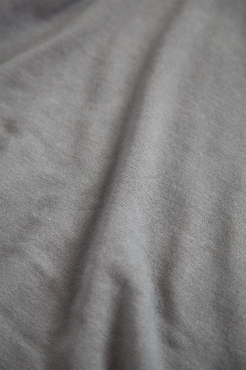 alt-image__T-shirt-grigia-in-maglia