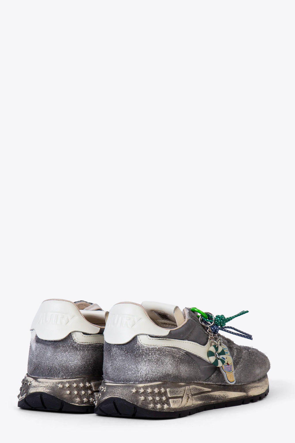alt-image__Sneaker-bassa-in-nylon-grigio-e-pelle-scamosciata-distressed-con-ciondoli---Reelwind-Sup-Vint-low