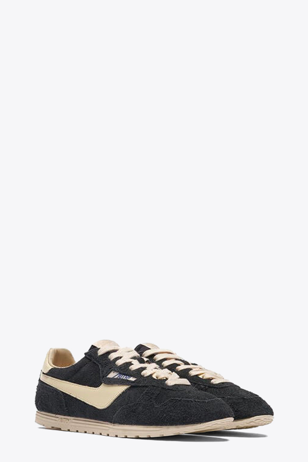 alt-image__Sneaker-bassa-in-suede-nera-con-lacci---Windspin-Low