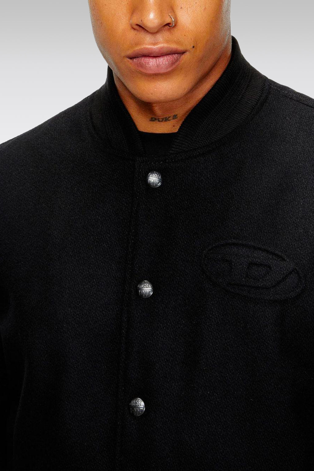 alt-image__Bomber-nero-in-panno-con-logo-oval-D-in-rilievo-al-petto-e-sul-retro---J-Arry