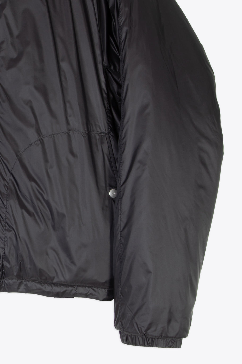 alt-image__Giubbotto-in-nylon-nero-con-zip-e-cappuccio---Sealed-Windbreaker