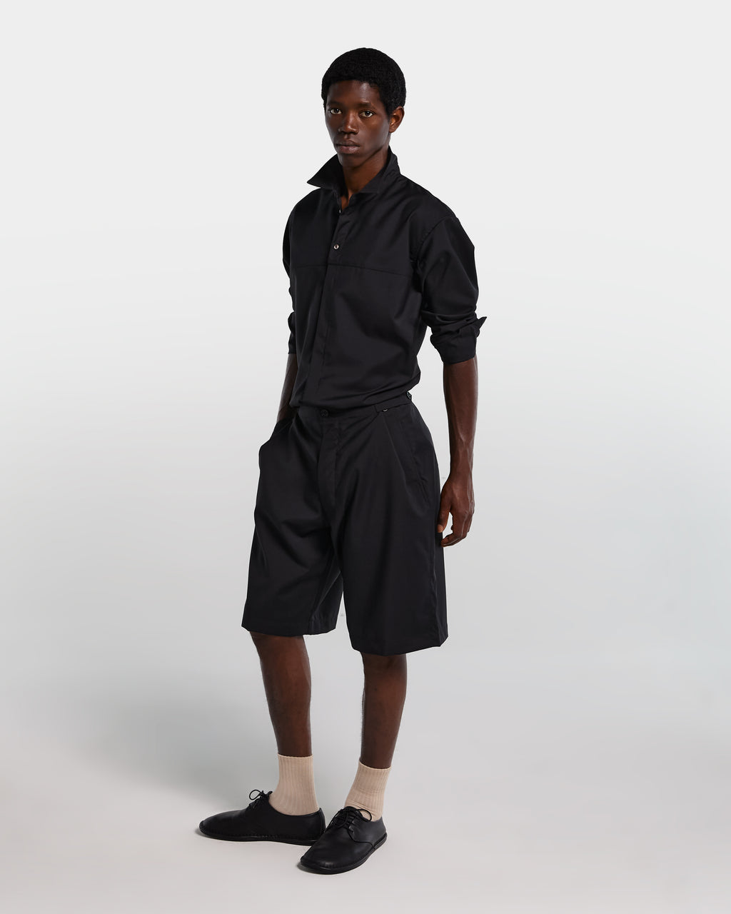 alt-image__Bermuda-baggy-in-frescolana-nero