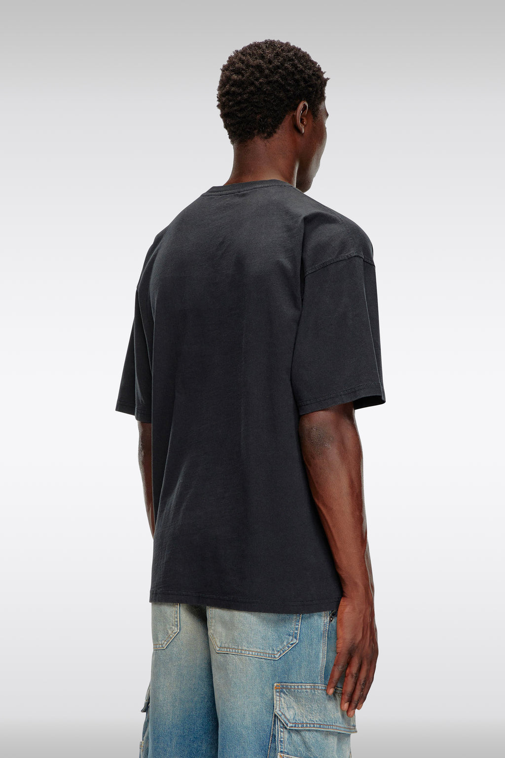 alt-image__Black-cotton-t-shirt-with-flock-print-Oval-D---T-Boxt-N14