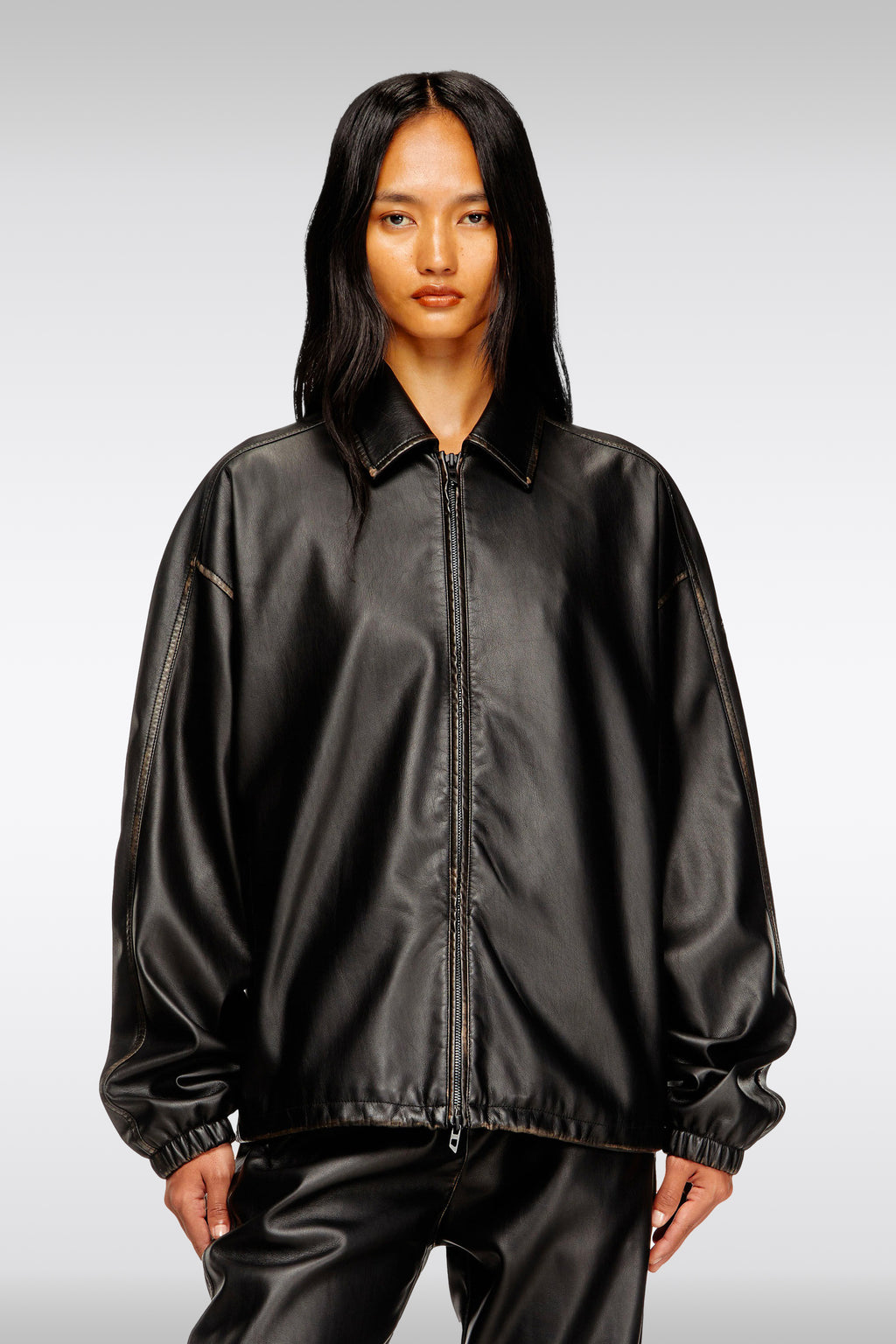 alt-image__Giubbotto-nero-in-similpelle-con-zip---J-Ake