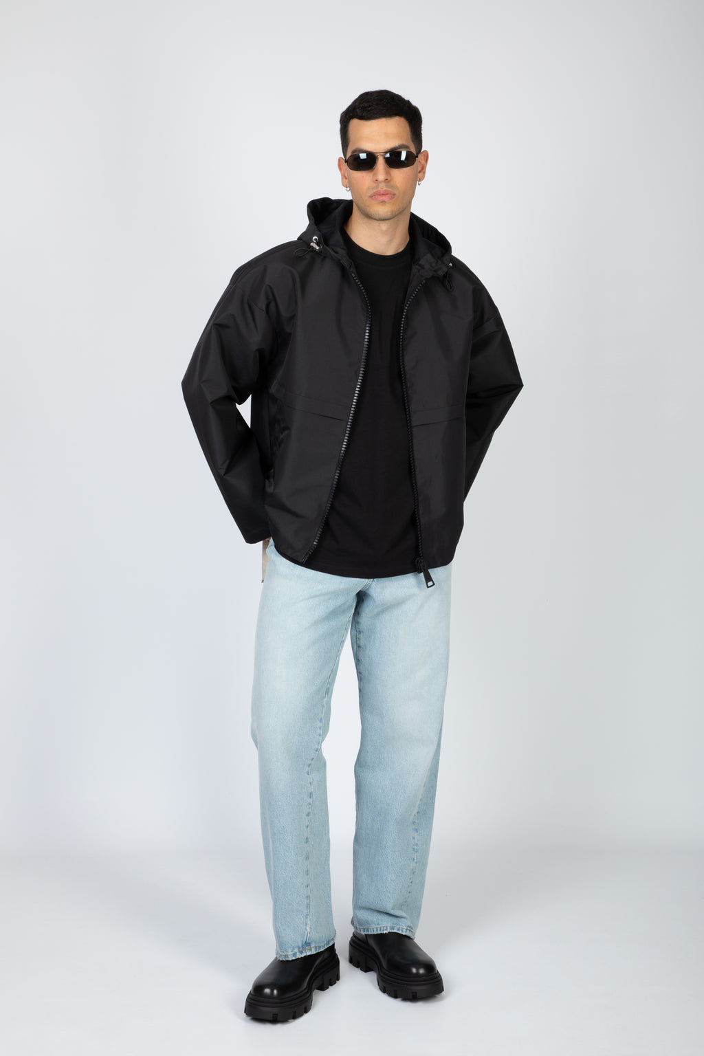 alt-image__Giacca-antivento-nera-in-nylon-con-cappuccio---Shell-Windbreaker