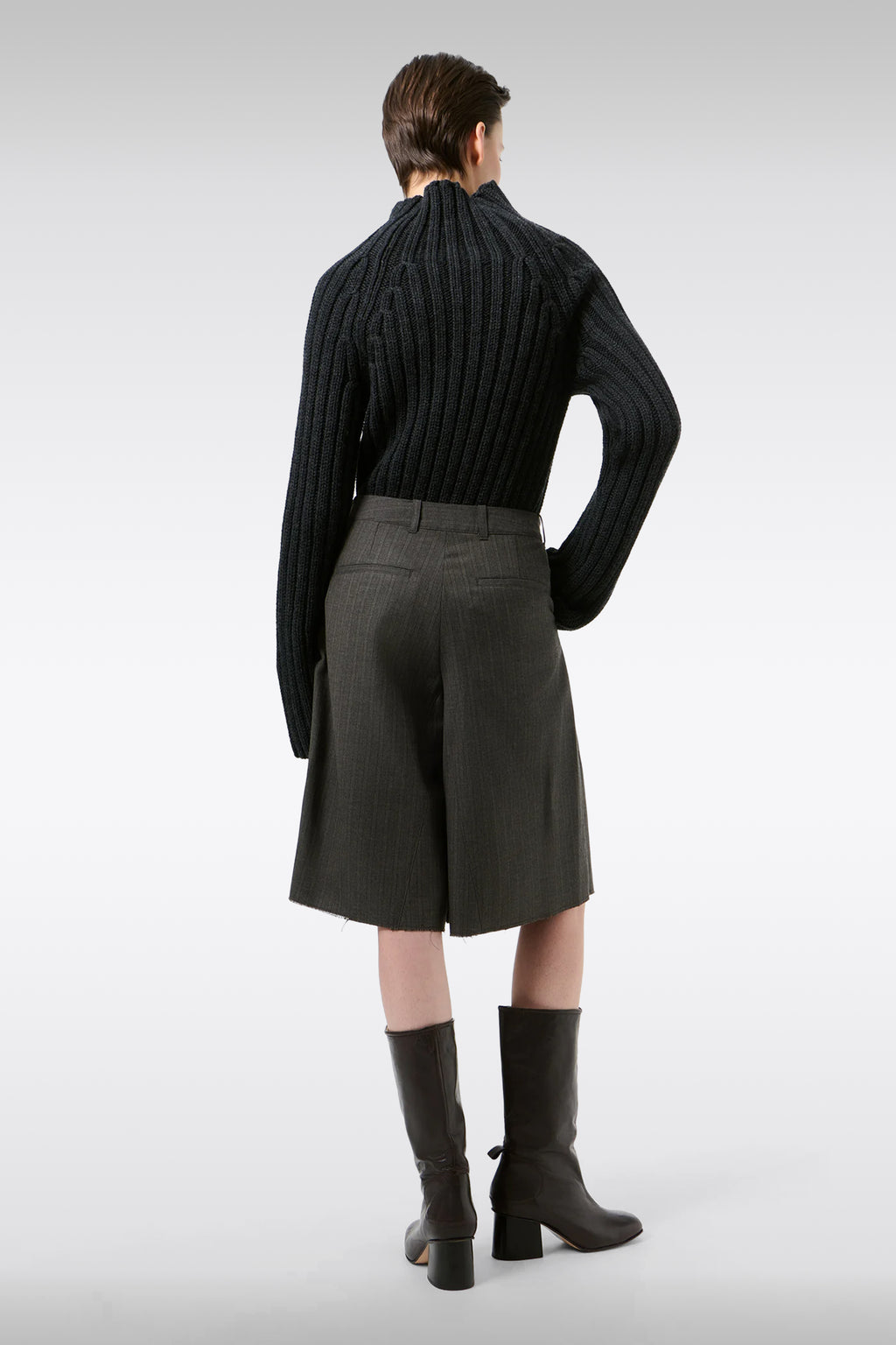 alt-image__Bermuda-baggy-fit-grigio-gessato-in-misto-lana---Jumbo-Shorts