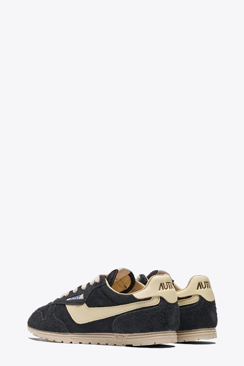 alt-image__Sneaker-bassa-in-suede-nera-con-lacci---Windspin-Low