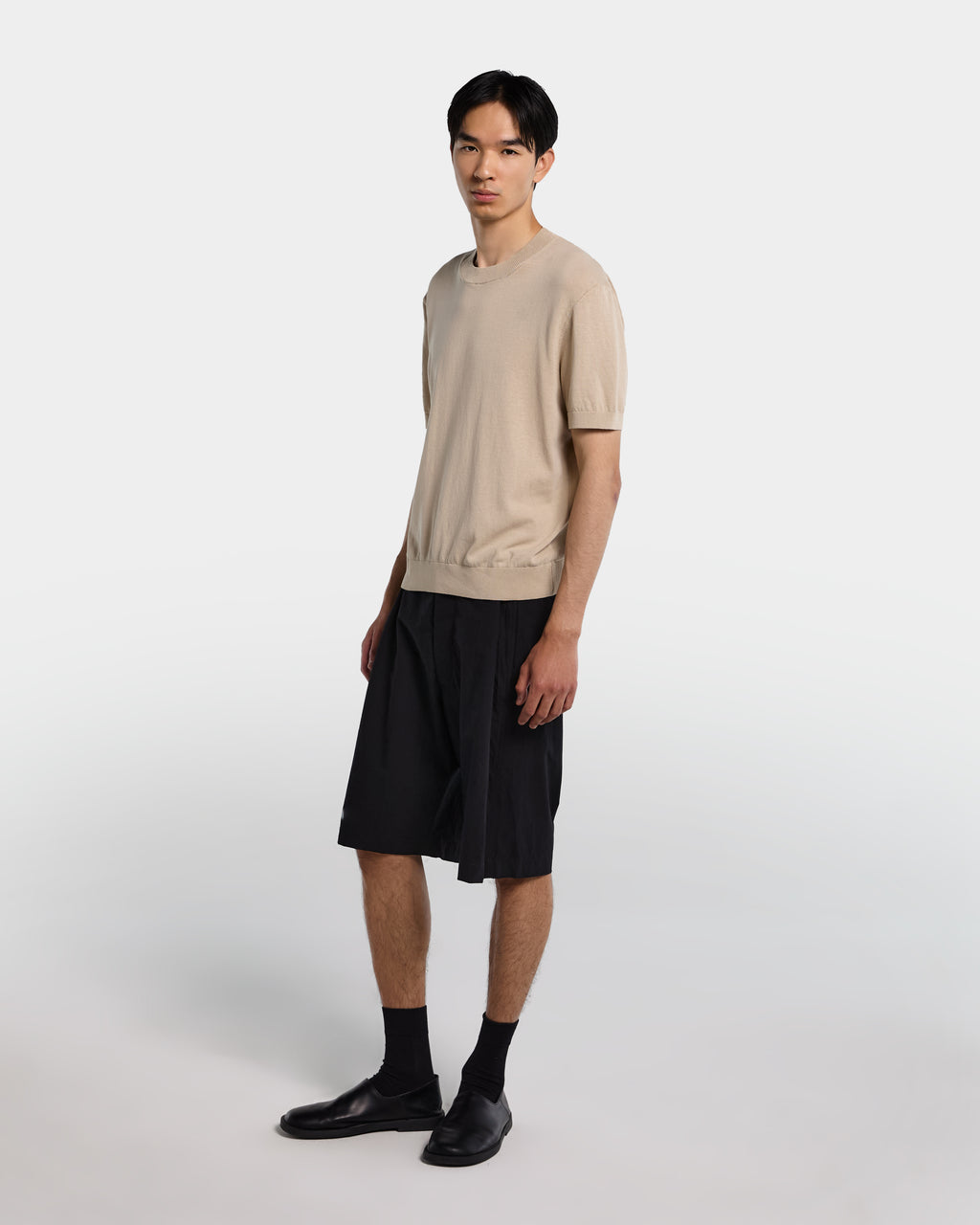 alt-image__T-shirt-in-maglia-color-sabbia