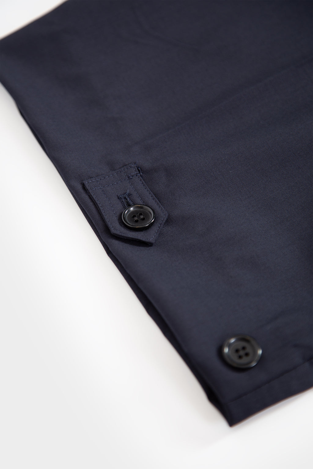 alt-image__Pantalone-blu-navy-in-frescolana-con-pince-frontale