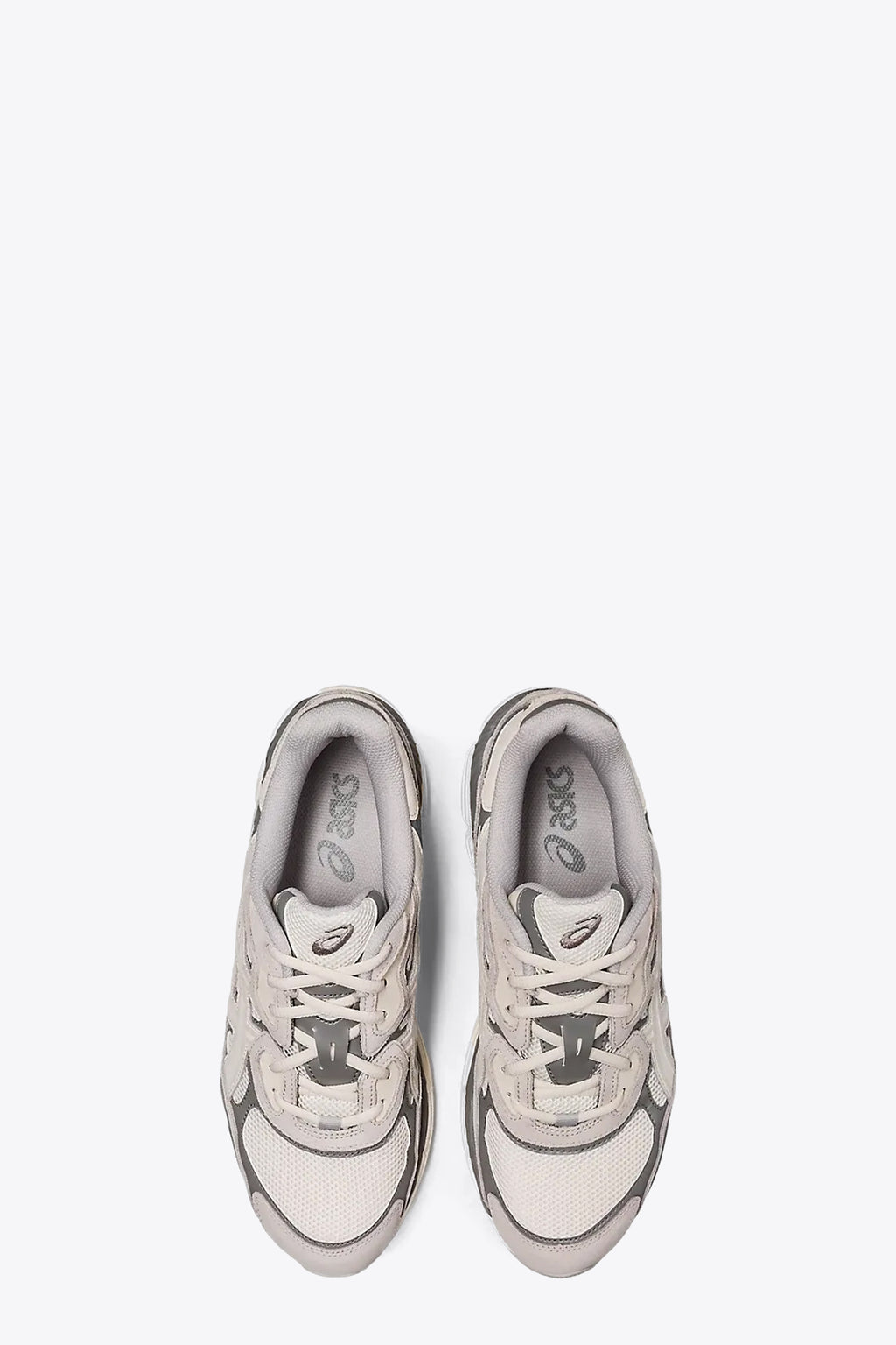alt-image__Sneaker-bassa-in-suede-grigia-e-mesh-panna-con-dettagli-in-pelle---Asics-Gel-Nyc