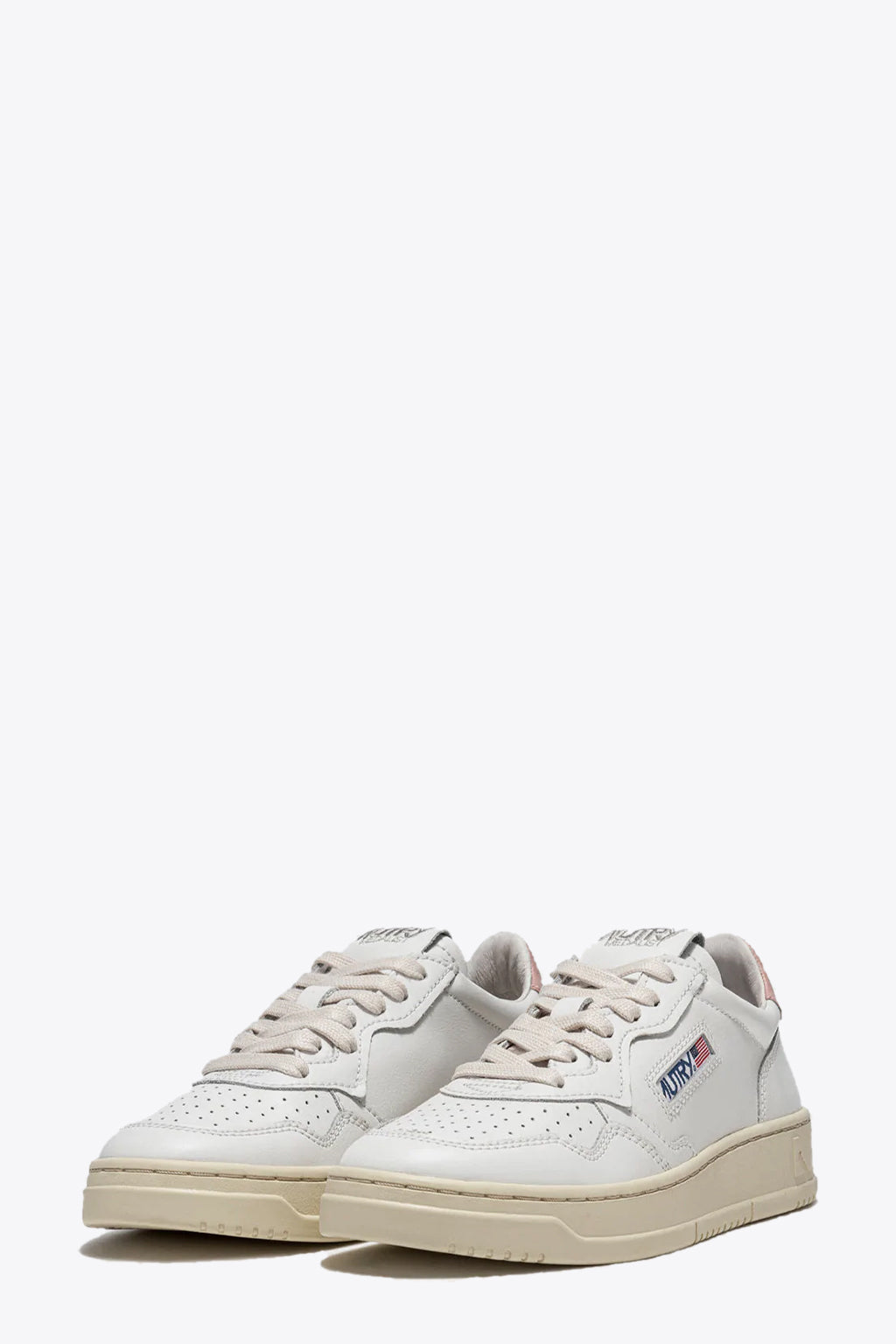 alt-image__White-leather-sneaker-with-powder-pink-back-tab---Medalist