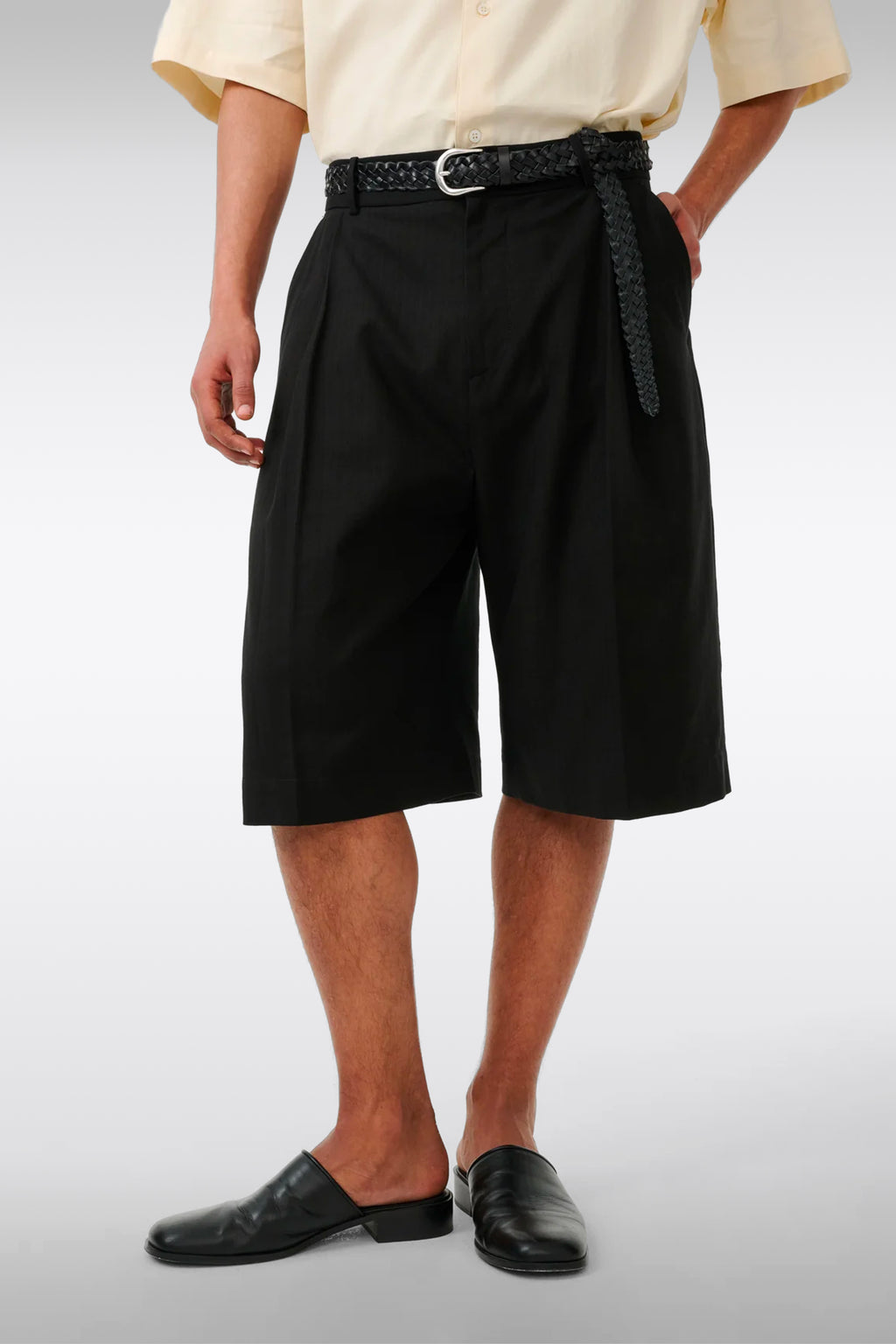 alt-image__PANT-KNEE-LENGHT-TAILORED-SHORT--Nero