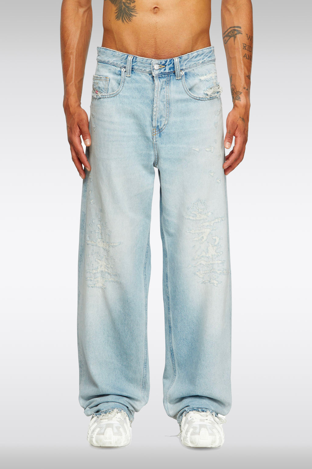 alt-image__Jeans-baggy-5-tasche-in-denim-stonewashed-blu-chiaro-con-rotture---2001-D-Macro