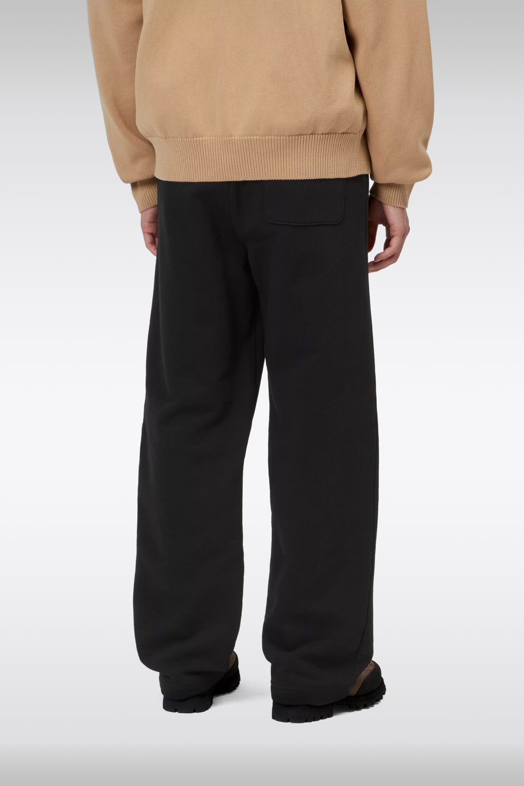 alt-image__Pantalone-nero-baggy-in-felpa-con-logo-ricamato---W-Cassie-Sweat-Pant