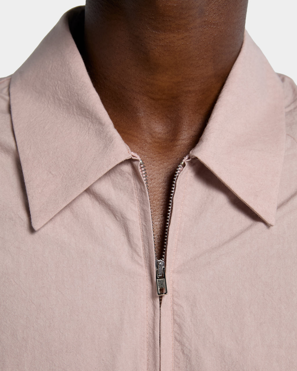 alt-image__Camicia-in-popeline-rosa-con-zip-e-maniche-corte
