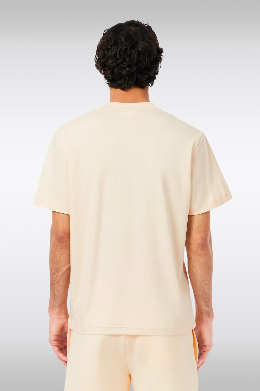 alt-image__T-shirt-in-cotone-color-panna-con-logo-ricamato-al-petto-tono-su-tono