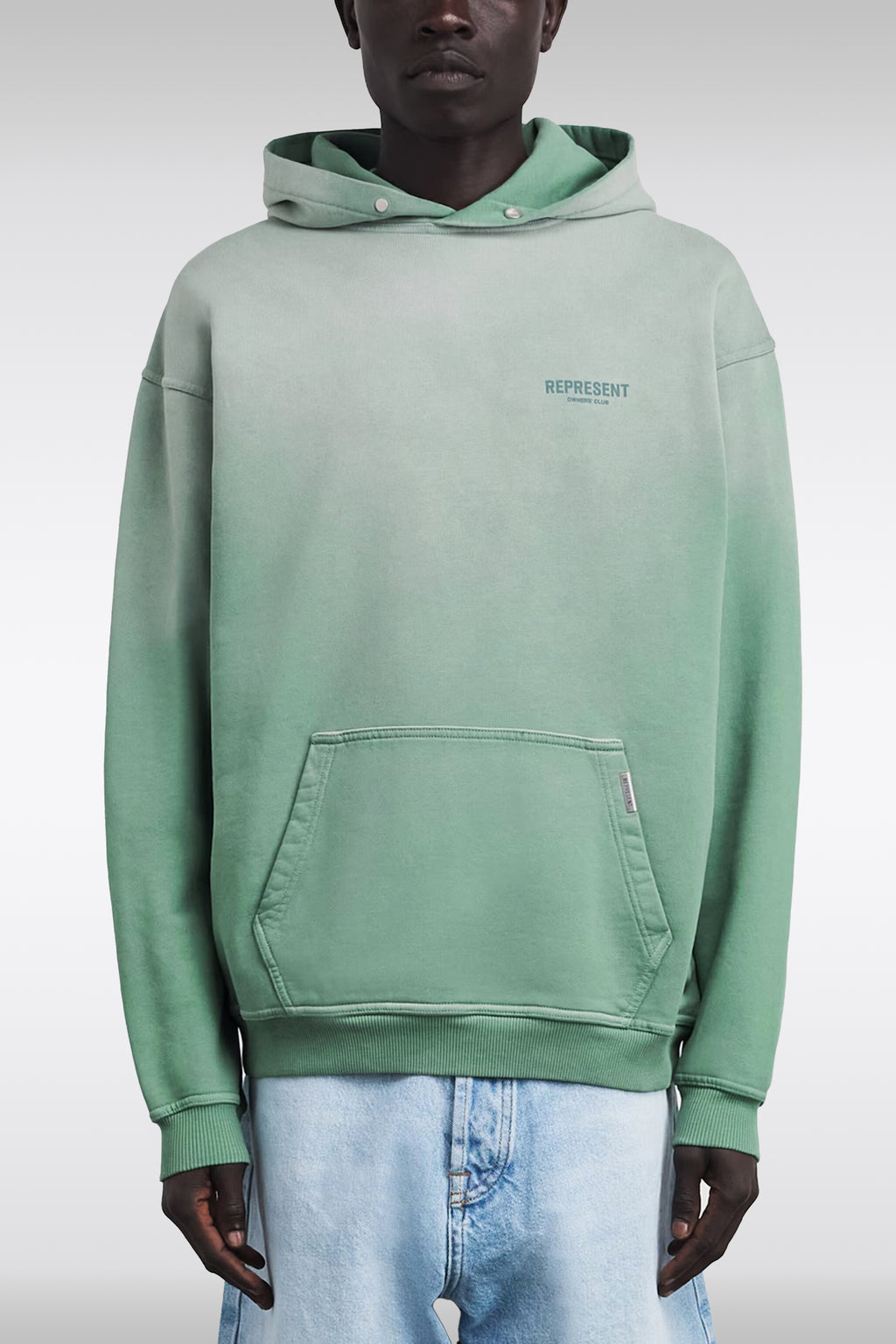 alt-image__Felpa-in-cotone-lavato-verde-salvia-con-cappuccio-e-logo-stampato-al-petto-e-sul-retro---Owners-Club-Hoodie
