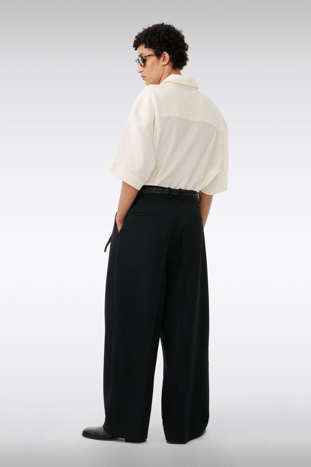 alt-image__Pantalone-baggy-nero-in-lana-tecnica-con-doppia-pince---Line