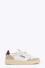 Sneakers bassa in pelle bianca e suede beige con tab bordeaux - Medalist 