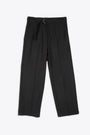 Pantalone loose fit in frescolana nero con cinturino - John 