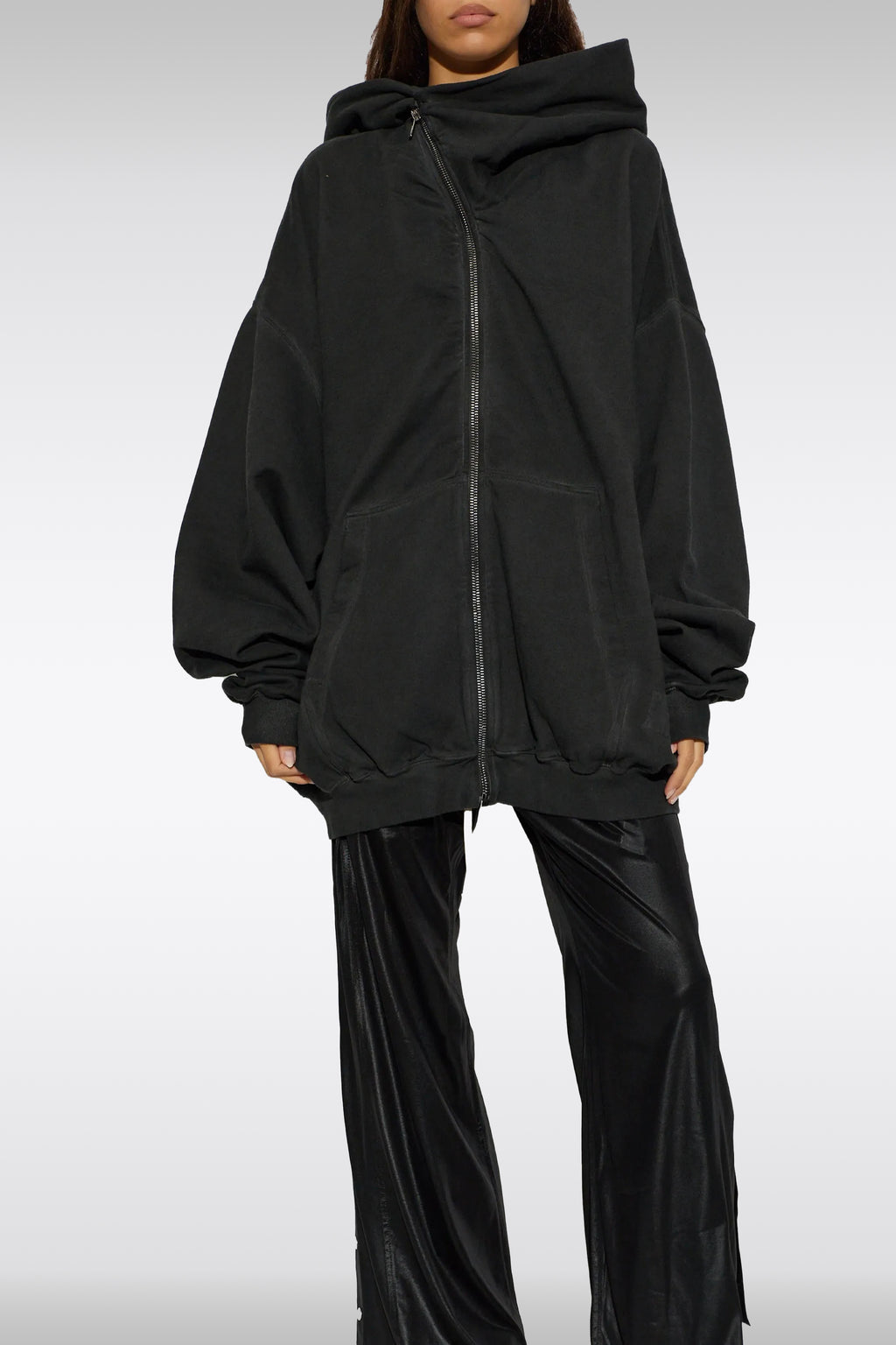 alt-image__Felpa-oversize-nera-slavata-in-cotone-con-zip-cappuccio---Mountain-Hun-Hoodie