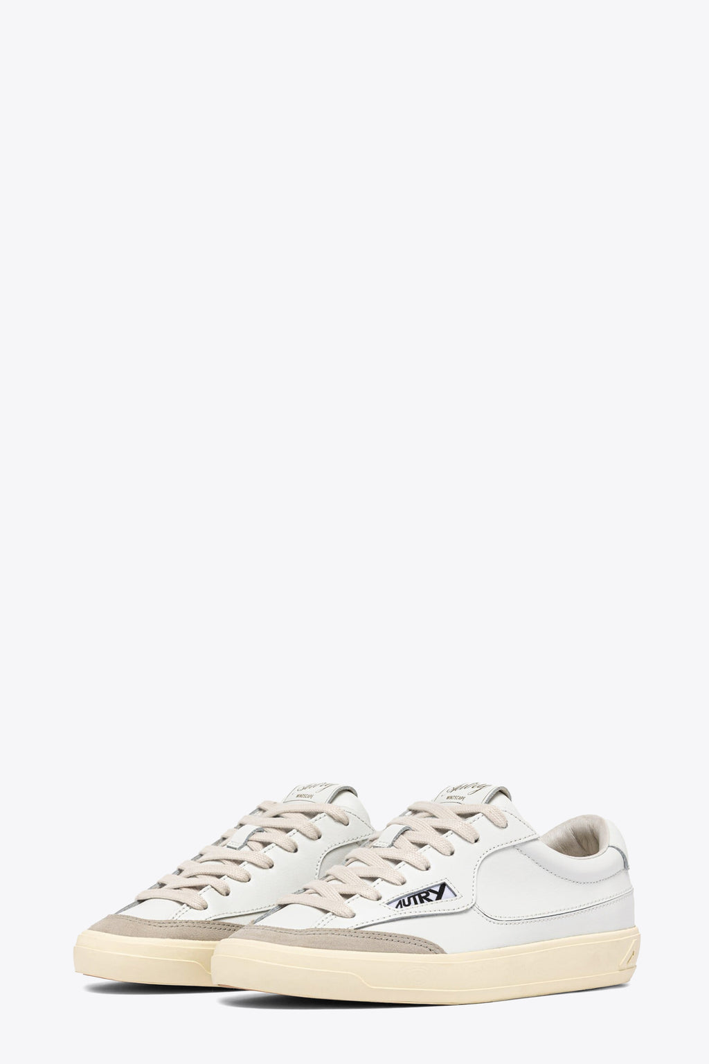 alt-image__White-leather-lace-up-low-sneaker---Windscape-Low