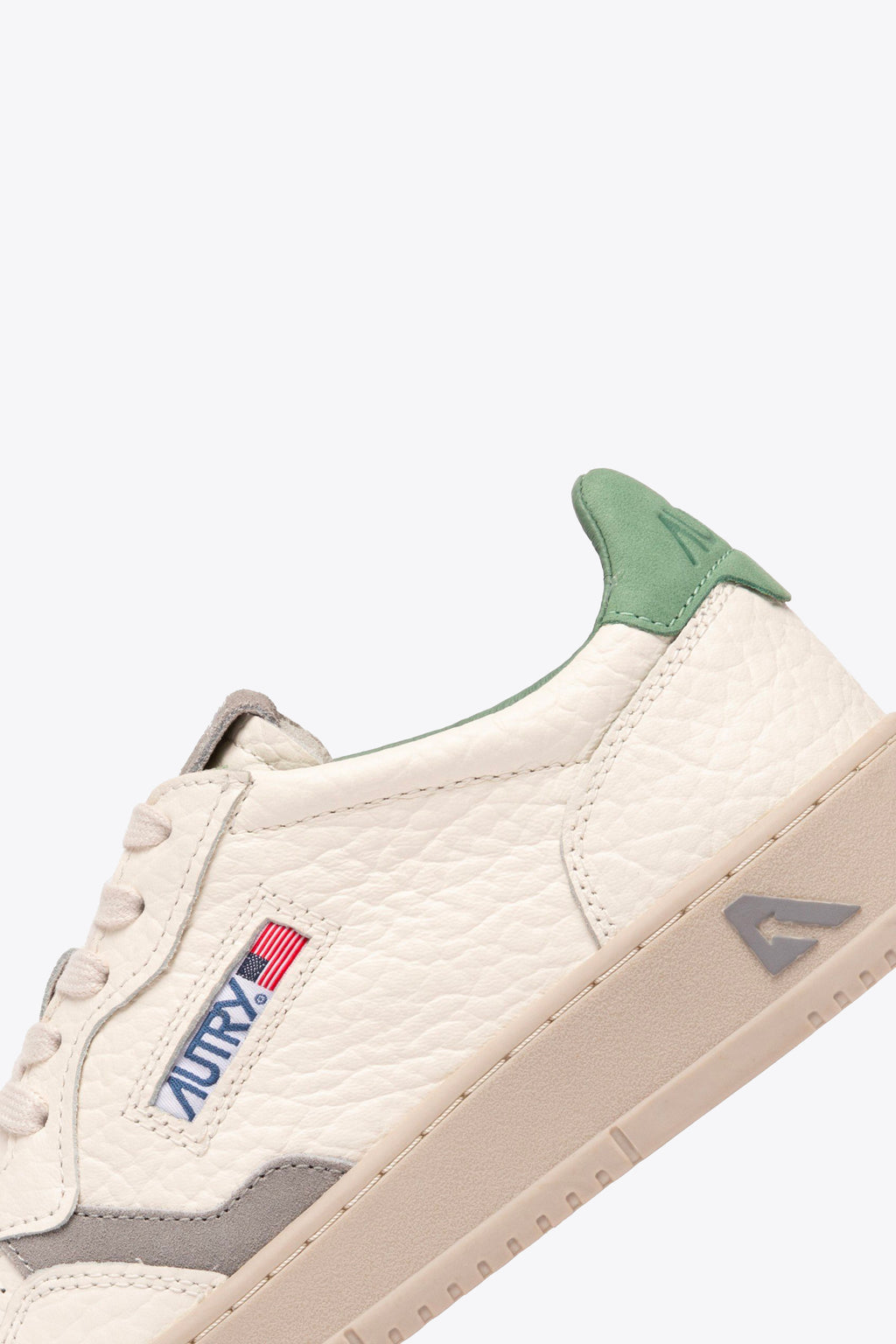 alt-image__Sneaker-bassa-in-pelle-martellata-panna-con-tab-in-suede-verde---Medalist-Low