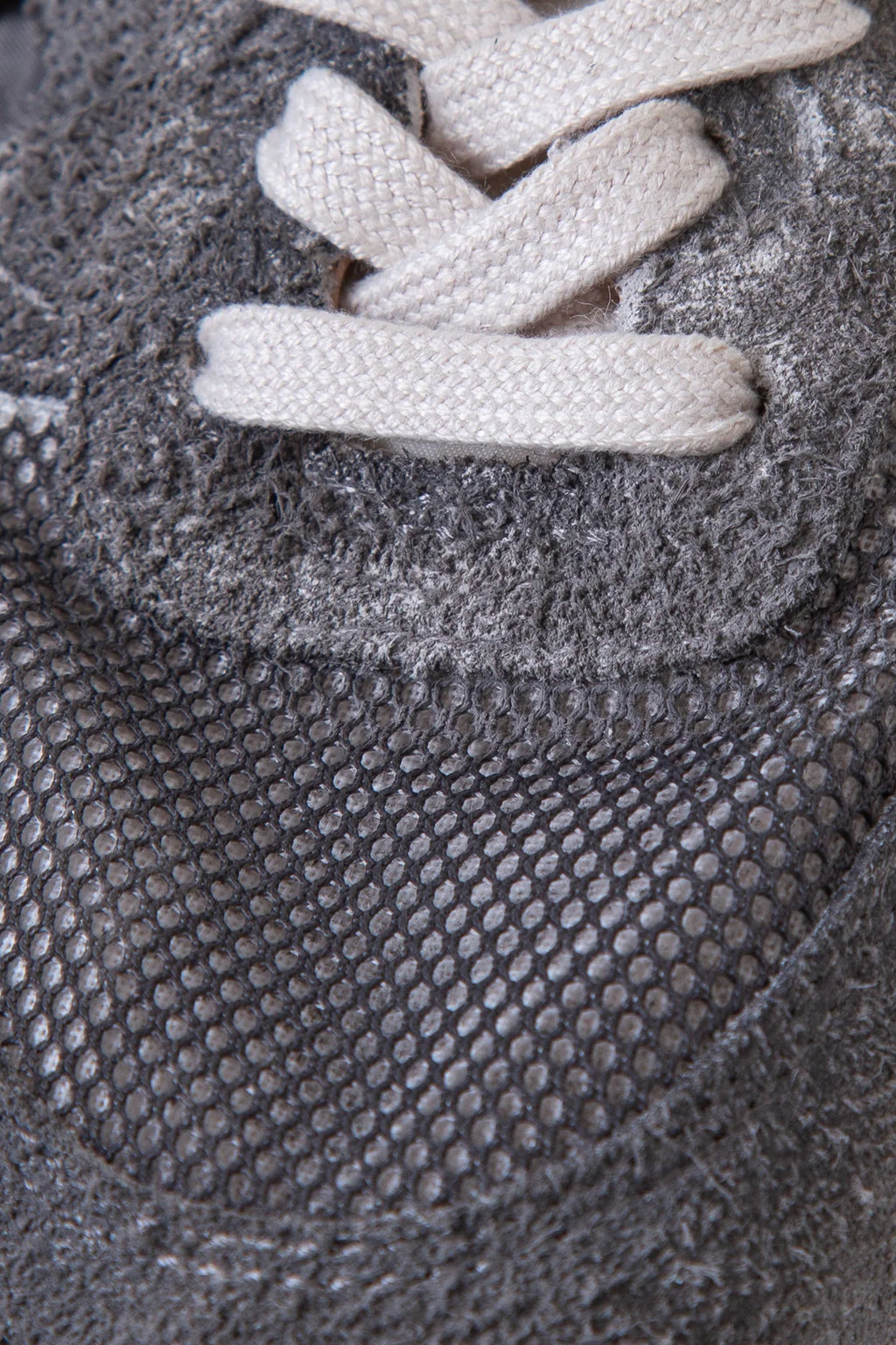 alt-image__Sneaker-bassa-in-nylon-grigio-e-pelle-scamosciata-distressed-con-ciondoli---Reelwind-Sup-Vint-low