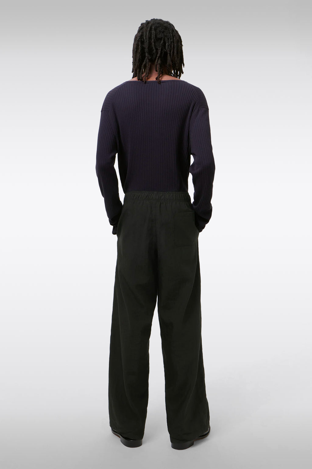 alt-image__Pantalone-loose-fit-nero-in-misto-lino-con-elastico-in-vita---Leisure-Trousers