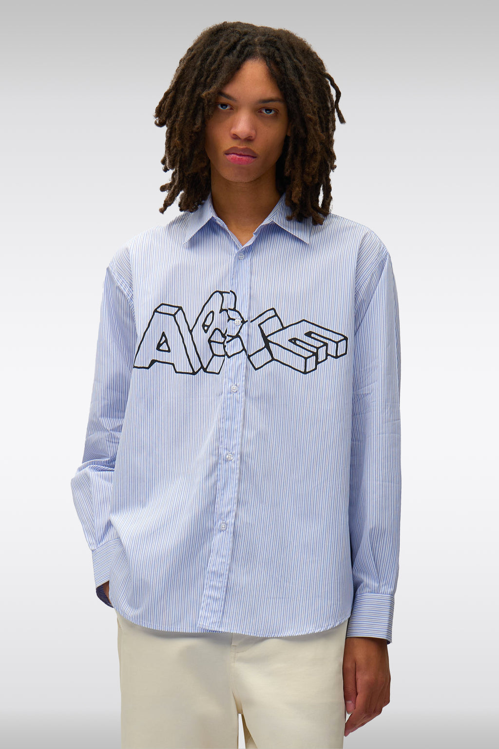 alt-image__Camicia-in-cotone-a-righe-bianco-e-celeste-con-logo---Arte-Blocks-Shirt