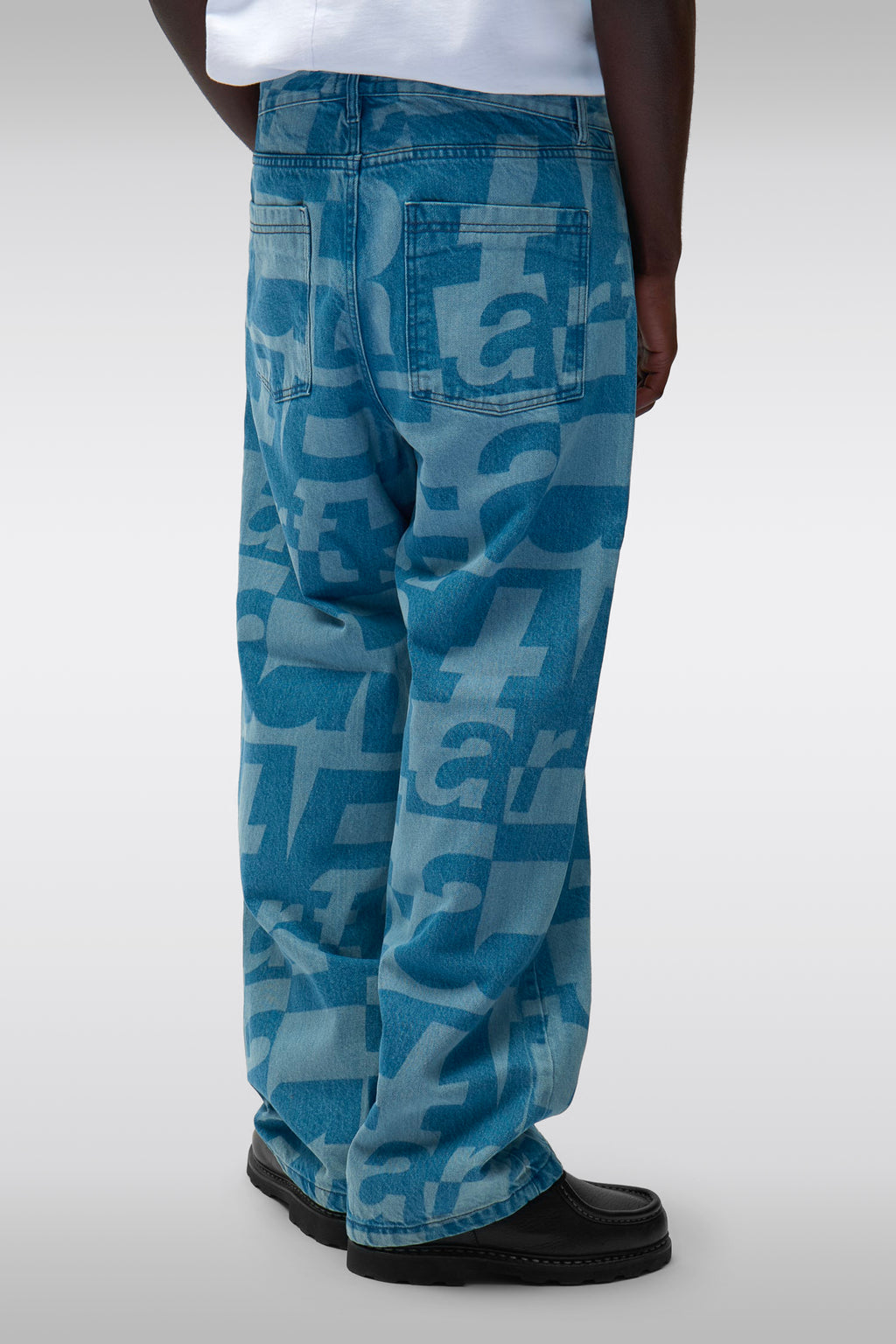 alt-image__Jeans-loose-fit-in-denim-blu-chiaro-con-stampa-allover---Denim-Allover-Pants