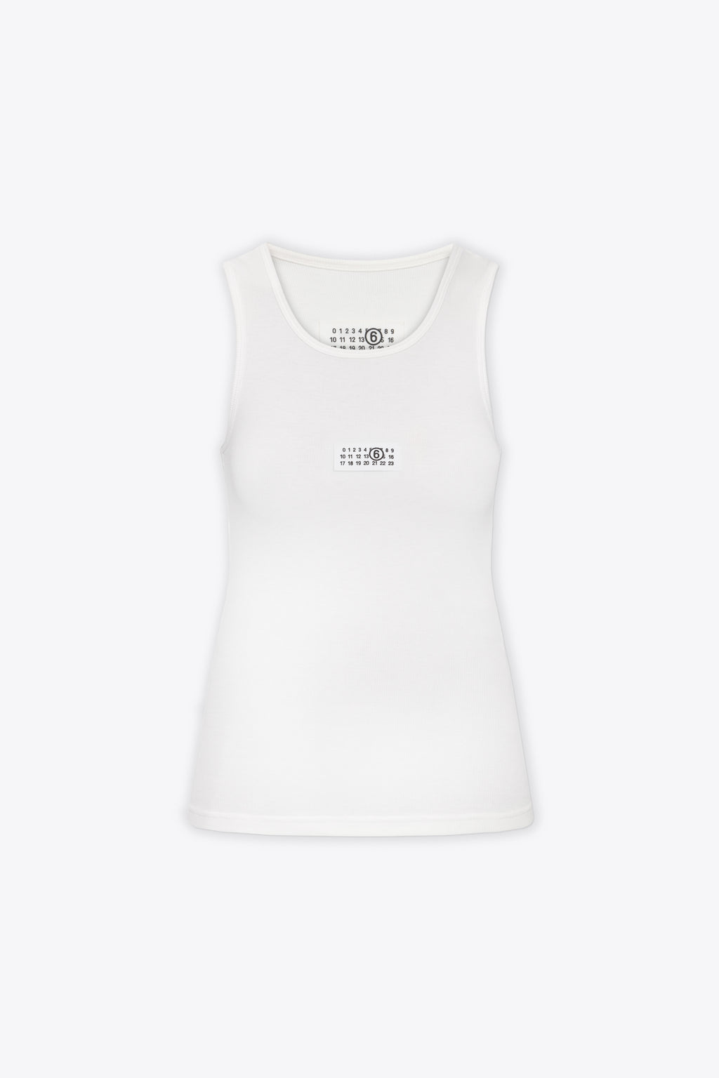 alt-image__Canotta-bianca-in-cotone-a-coste-con-etichetta-e-logo-numerico